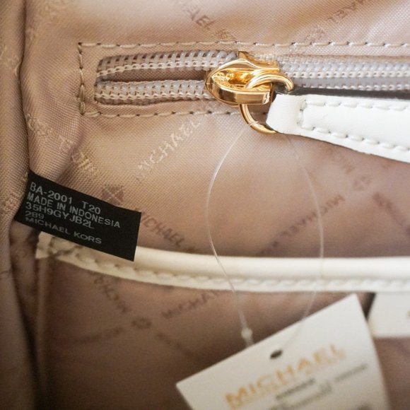 Michael Kors Ginger Medium Drawstring Backpack Pebbled Leather  Light Cream - Picture 10 of 11